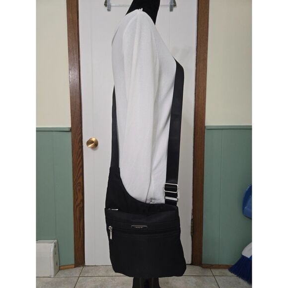 Hedgren Fate Crossover Bag with RFID Protection - Picture 2 of 8